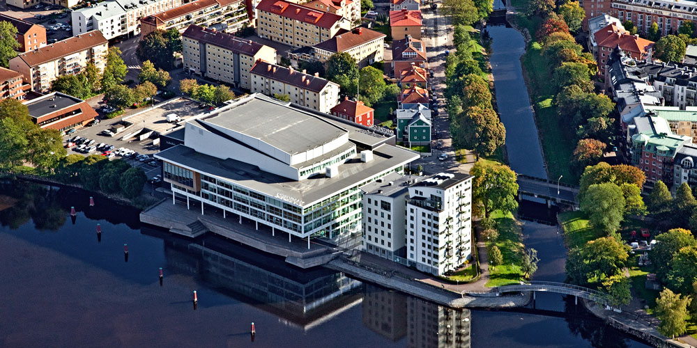 En flygbild av KCCCs exteriör
