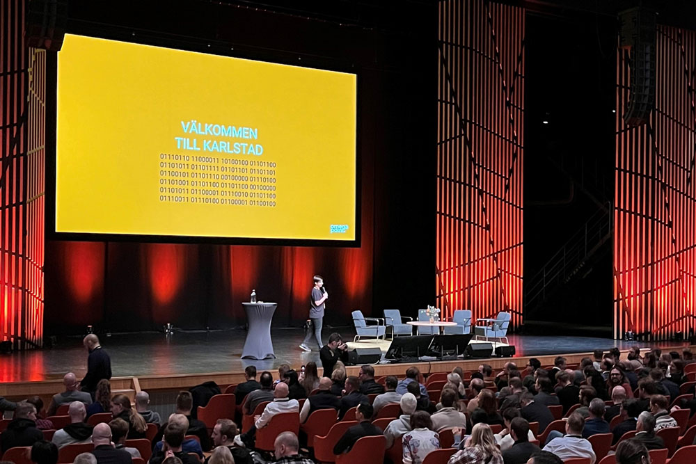 En bild på scenen i KCCC